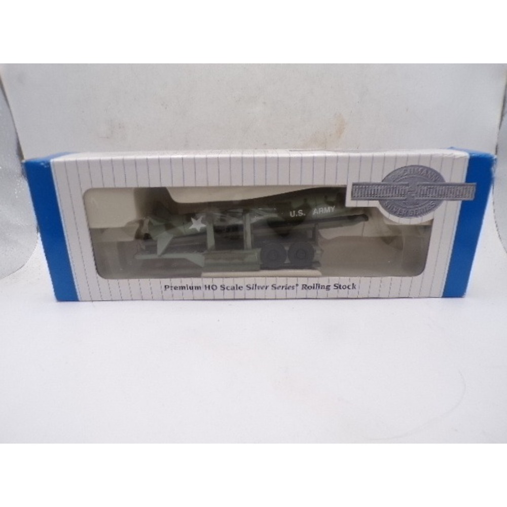Bachmann HO Scale Silver Series US Army Flat Car & Missile 16301 Rolling Stock